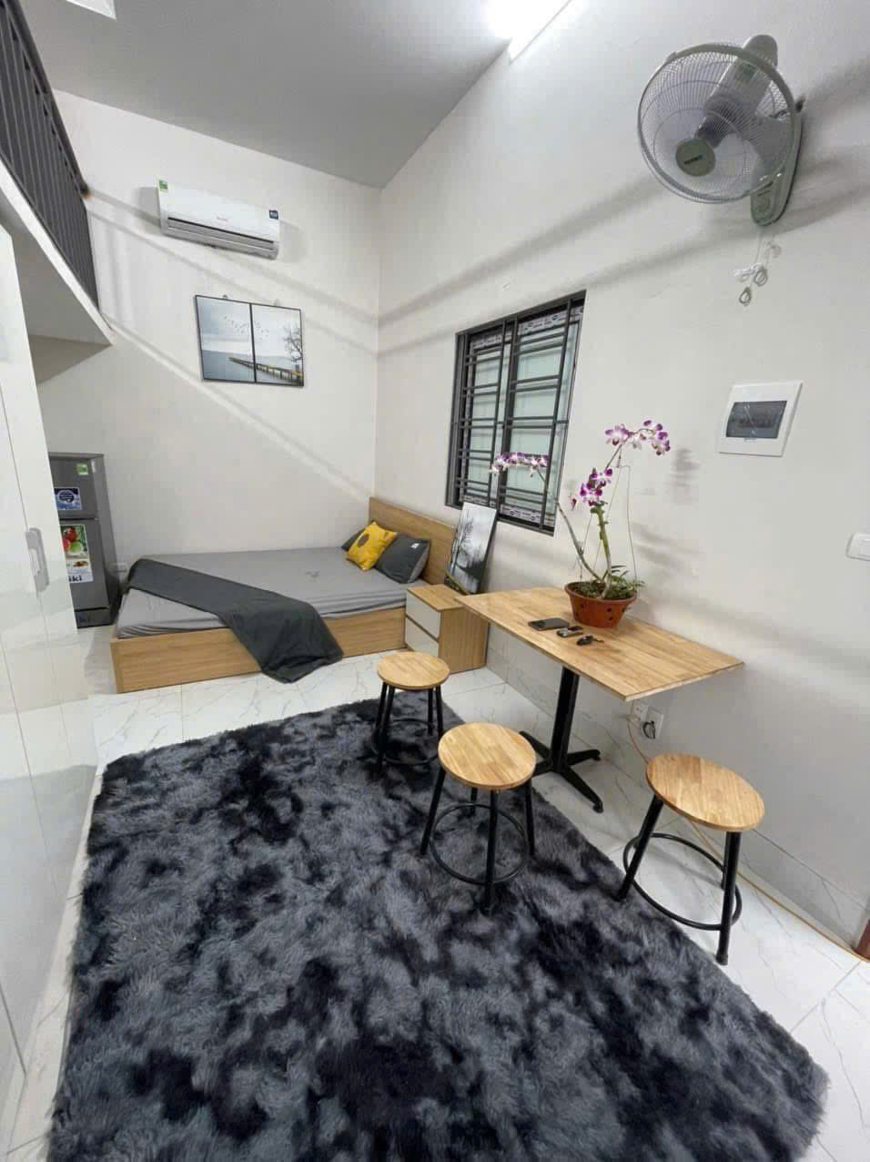 Phòng 30m² đầy đủ nội thất, tách bếp, có sân thượng